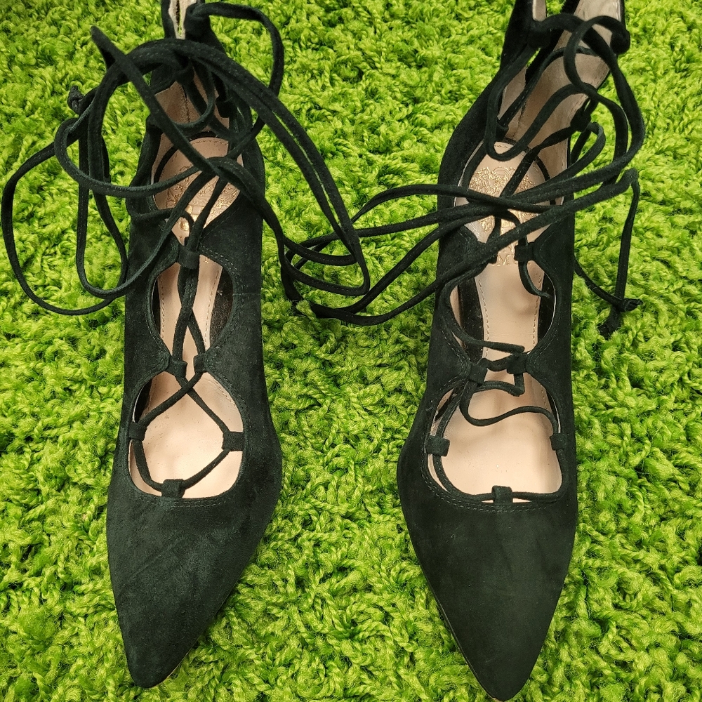 High heels black color